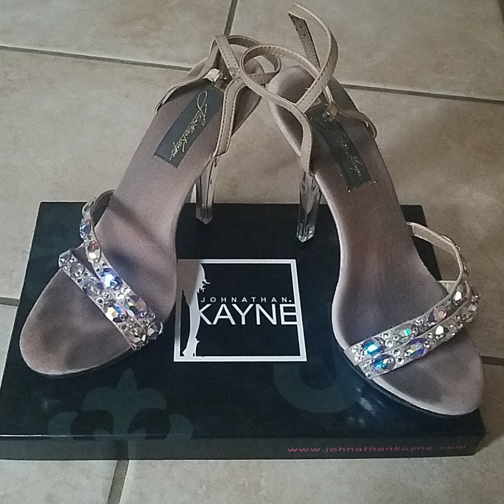 Johnathan Kayne size 8.5